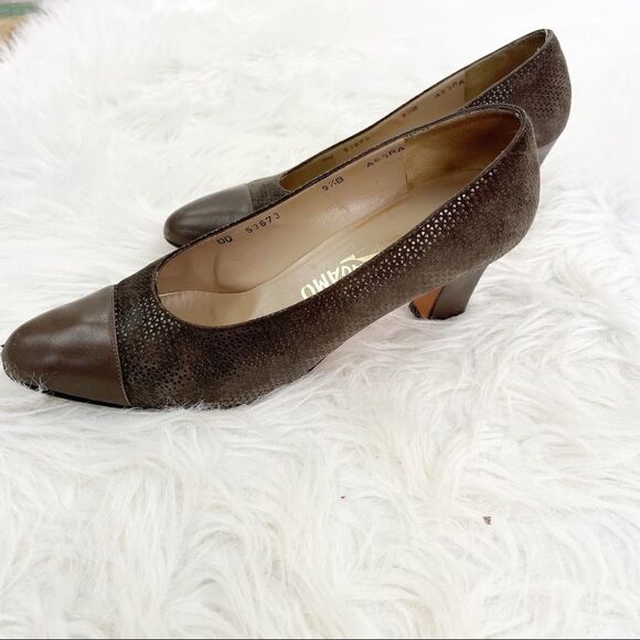 Vintage Salvatore Ferragamo Embossed Leather Spectator Pumps - Picture 1 of 10